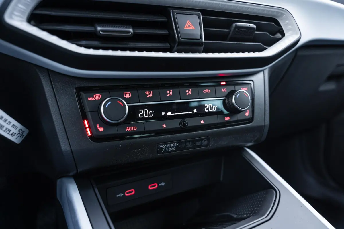 1.0 EcoTSI 95pk Style Business Connect | Apple Carplay/Android Auto | Stoelverwarming