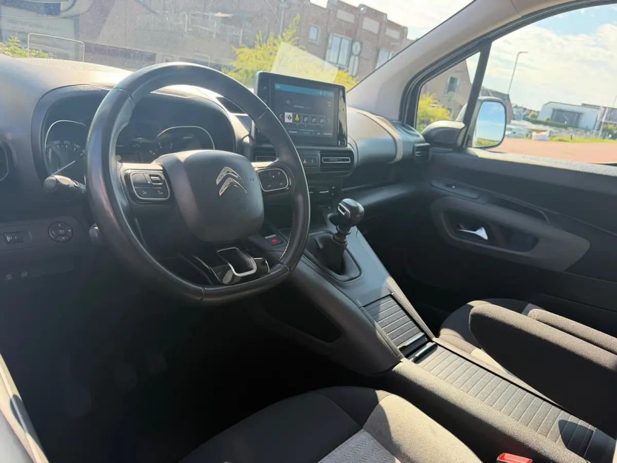 1.2 PureTech Shine - Sable Metallic - Camera/Cruise/Carplay