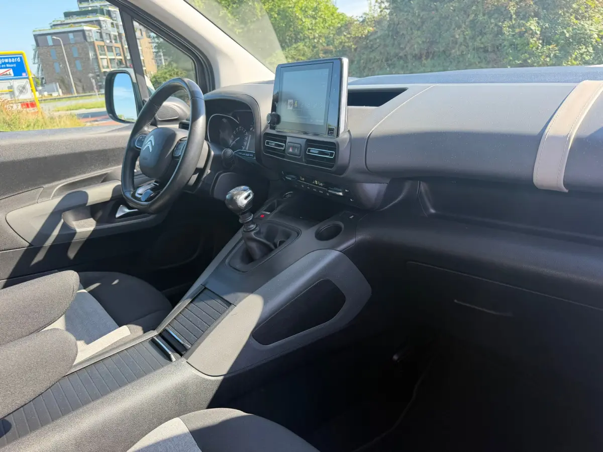 1.2 PureTech Shine - Sable Metallic - Camera/Cruise/Carplay