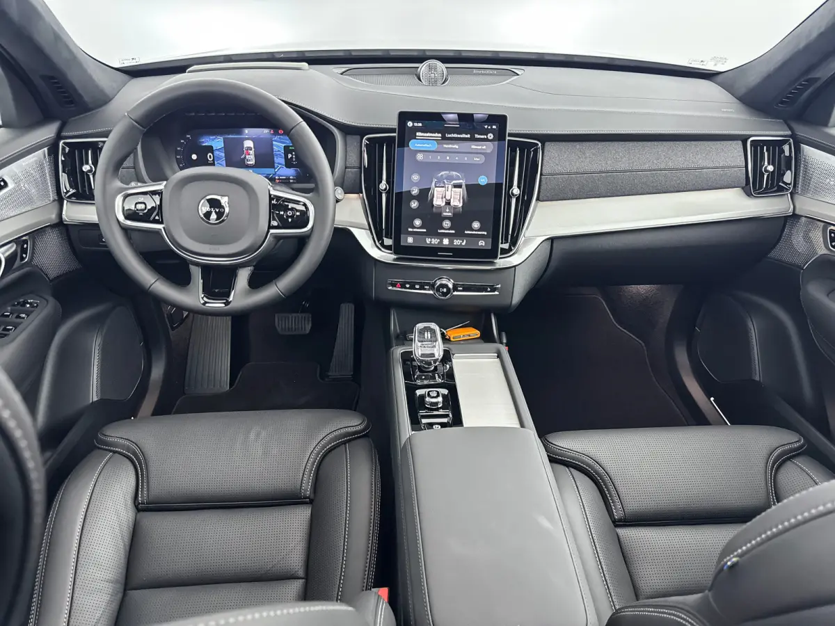 T8 Ultra Black Edition Executive | 22" | Gelaagd & Getint Glas | Geintegreerd kinderzitje | Luchtvering | Geventileerd Nappa | Bowers & Wilkins | Stoelmassage | Panoramadak | Head-Up | 360 C