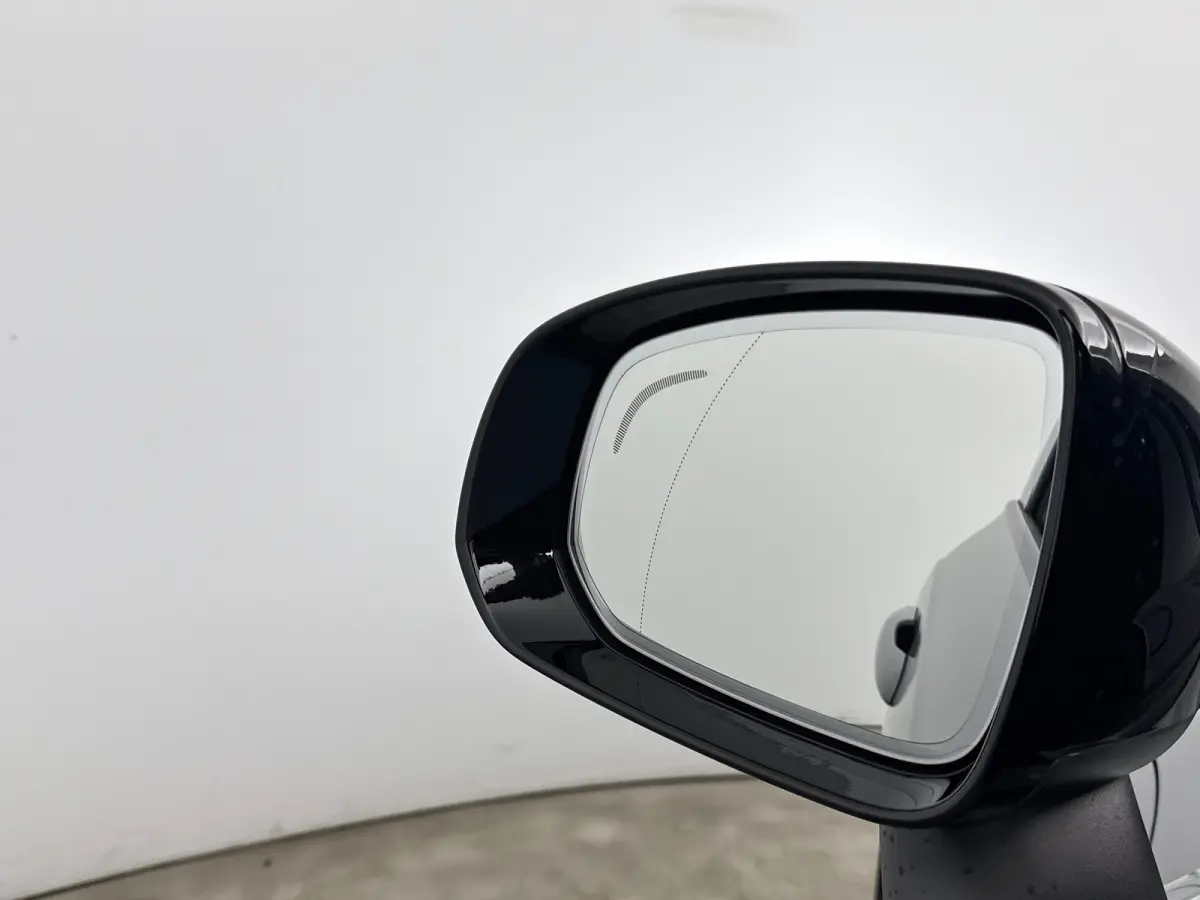 T8 Ultra Black Edition Executive | 22" | Gelaagd & Getint Glas | Geintegreerd kinderzitje | Luchtvering | Geventileerd Nappa | Bowers & Wilkins | Stoelmassage | Panoramadak | Head-Up | 360 C