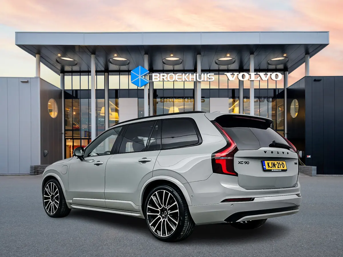 T8 Ultra Black Edition Executive | 22" | Gelaagd & Getint Glas | Geintegreerd kinderzitje | Luchtvering | Geventileerd Nappa | Bowers & Wilkins | Stoelmassage | Panoramadak | Head-Up | 360 C