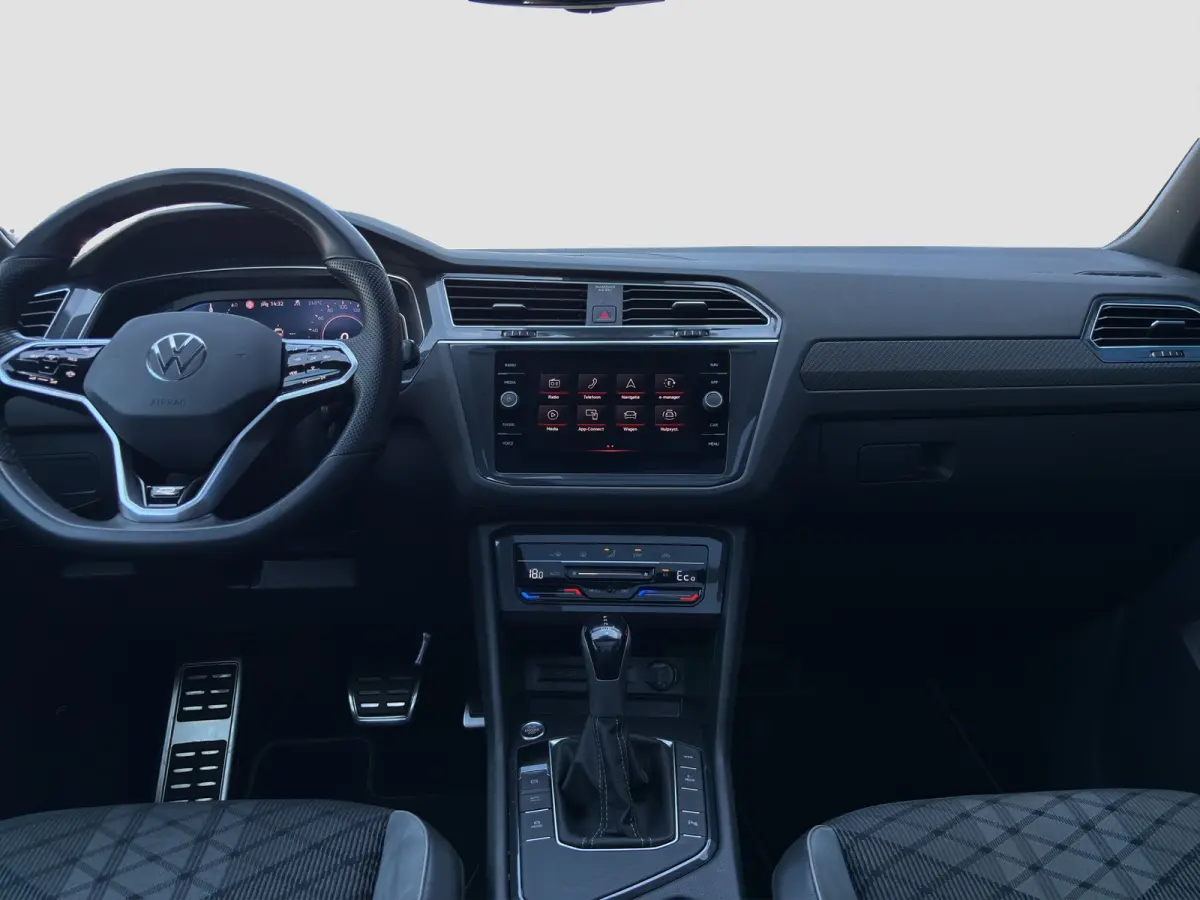 1.4 TSI eHybrid R-Line 245pk | Org. NL | Pano | Trekhaak | Adap. Cruise Control | Climate Control