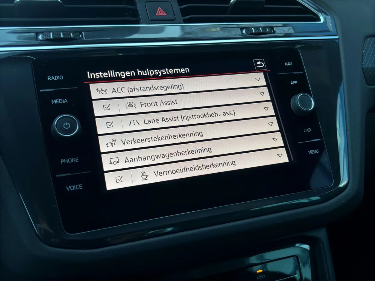 1.4 TSI eHybrid R-Line 245pk | Org. NL | Pano | Trekhaak | Adap. Cruise Control | Climate Control
