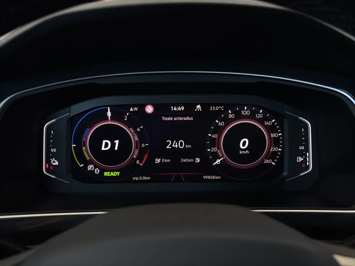 1.4 TSI eHybrid R-Line 245pk | Org. NL | Pano | Trekhaak | Adap. Cruise Control | Climate Control