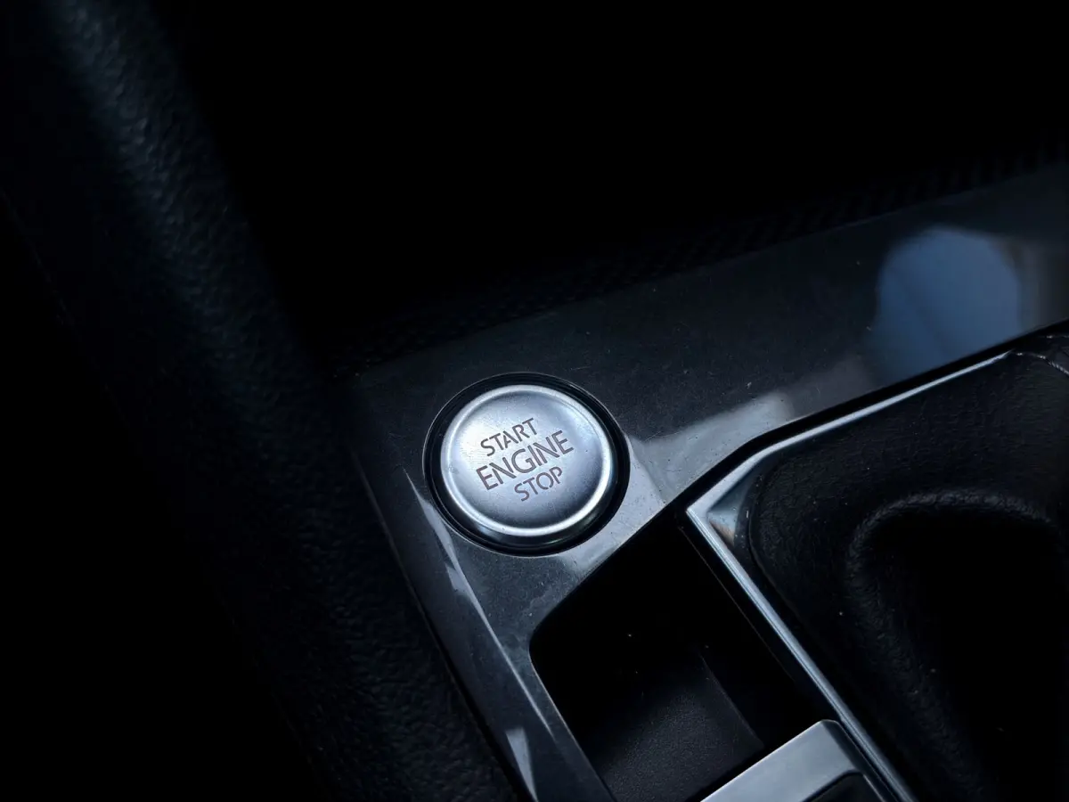 1.4 TSI eHybrid R-Line 245pk | Org. NL | Pano | Trekhaak | Adap. Cruise Control | Climate Control