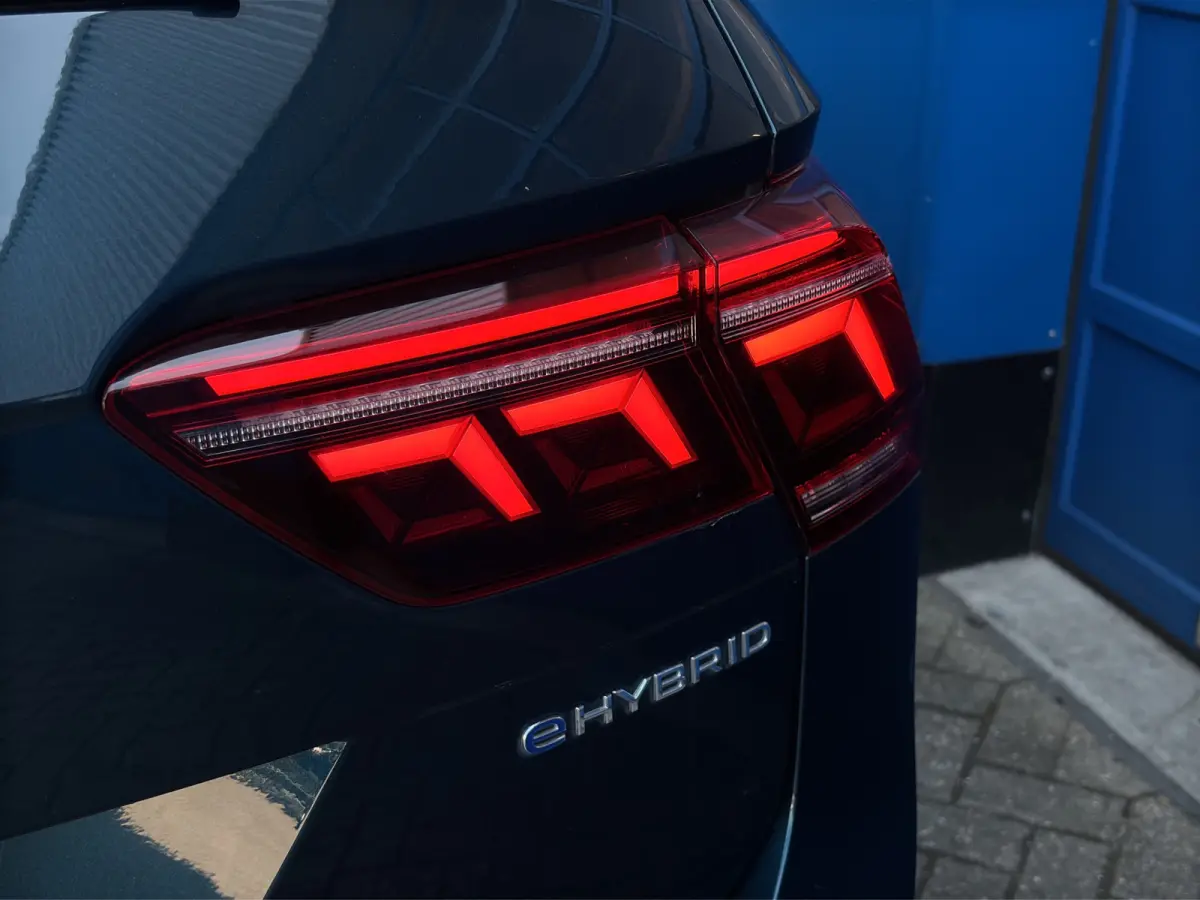 1.4 TSI eHybrid R-Line 245pk | Org. NL | Pano | Trekhaak | Adap. Cruise Control | Climate Control