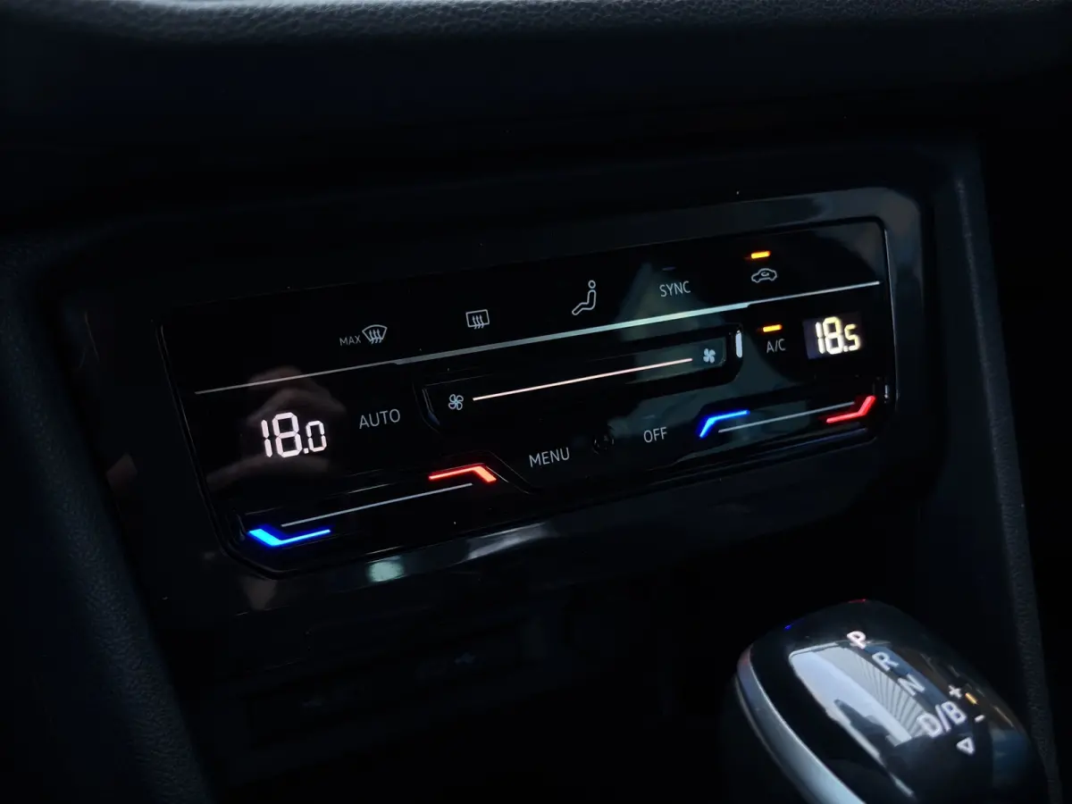 1.4 TSI eHybrid R-Line 245pk | Org. NL | Pano | Trekhaak | Adap. Cruise Control | Climate Control