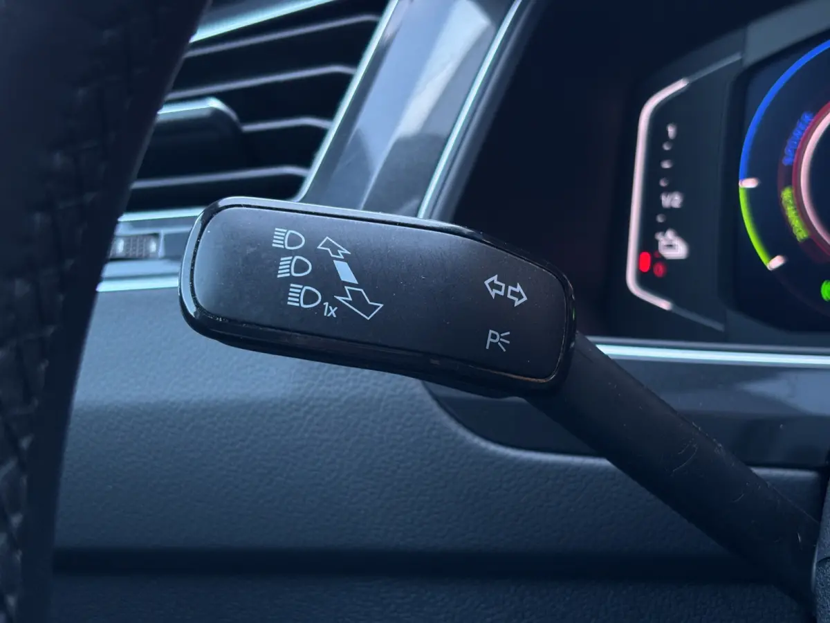 1.4 TSI eHybrid R-Line 245pk | Org. NL | Pano | Trekhaak | Adap. Cruise Control | Climate Control
