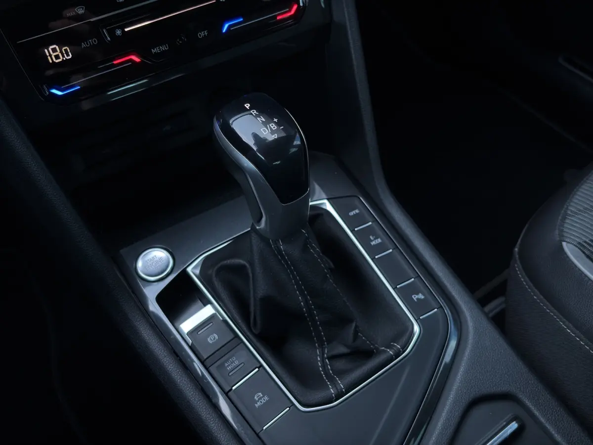 1.4 TSI eHybrid R-Line 245pk | Org. NL | Pano | Trekhaak | Adap. Cruise Control | Climate Control