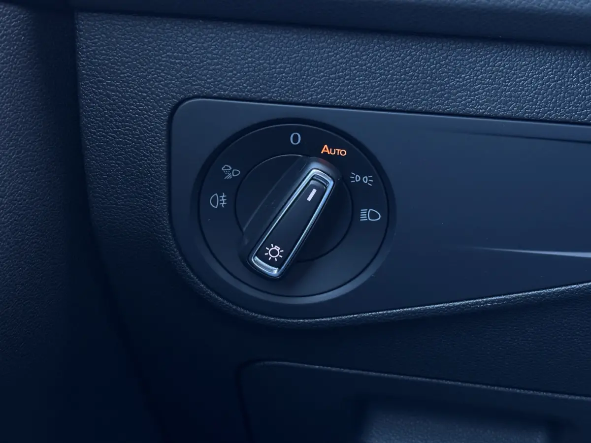 1.4 TSI eHybrid R-Line 245pk | Org. NL | Pano | Trekhaak | Adap. Cruise Control | Climate Control