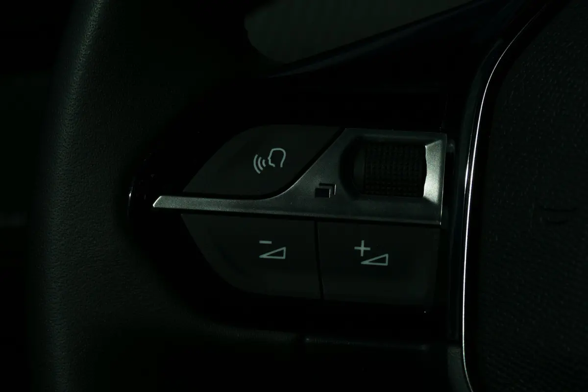 1.2 PURETECH 100PK ALLURE / CLIMA / FULL-LED / KEYLESS / NAVI / PDC / BLUETOOTH / CRUISECONTROL / 1E EIGENAAR / SCHITTERENDE STAAT !!