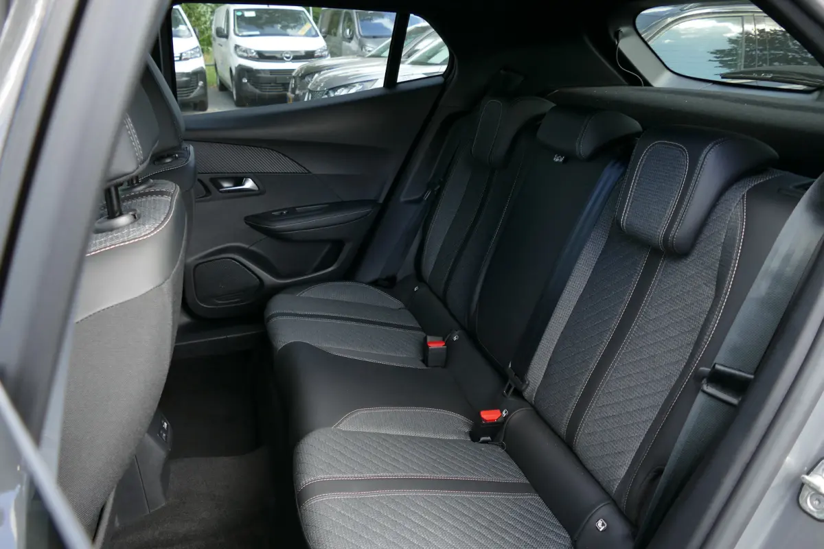 1.2 PURETECH 100PK ALLURE / CLIMA / FULL-LED / KEYLESS / NAVI / PDC / BLUETOOTH / CRUISECONTROL / 1E EIGENAAR / SCHITTERENDE STAAT !!