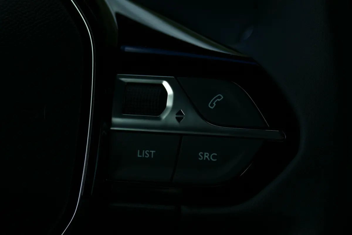 1.2 PURETECH 100PK ALLURE / CLIMA / FULL-LED / KEYLESS / NAVI / PDC / BLUETOOTH / CRUISECONTROL / 1E EIGENAAR / SCHITTERENDE STAAT !!