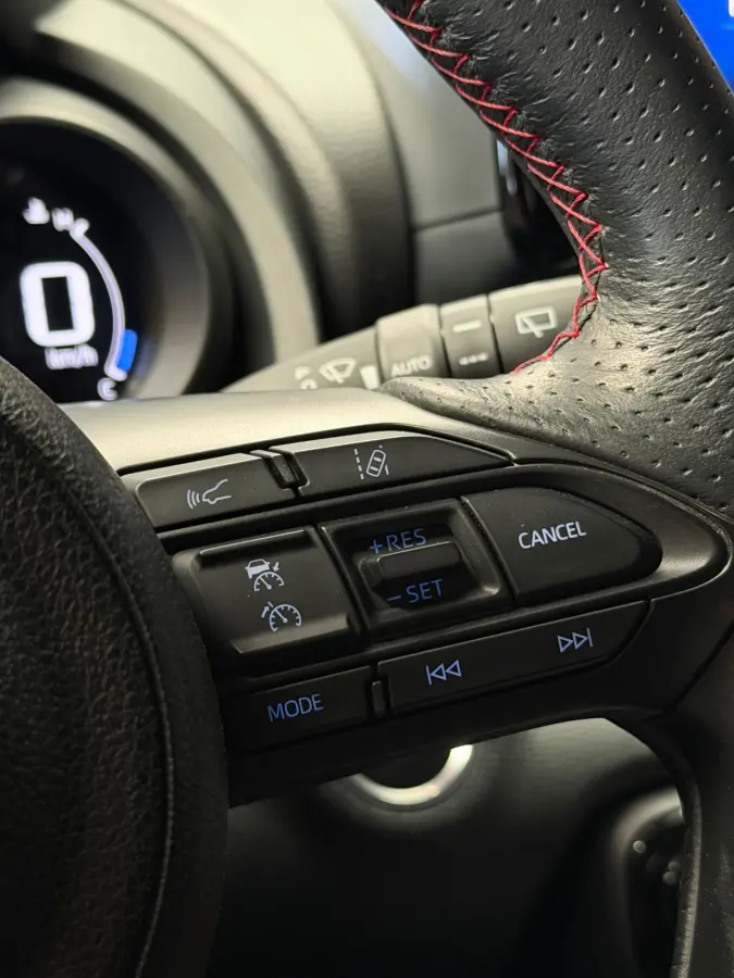 1.5 Hybrid 130 SPORT HuD CarPlay Camera