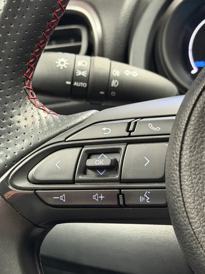 1.5 Hybrid 130 SPORT HuD CarPlay Camera