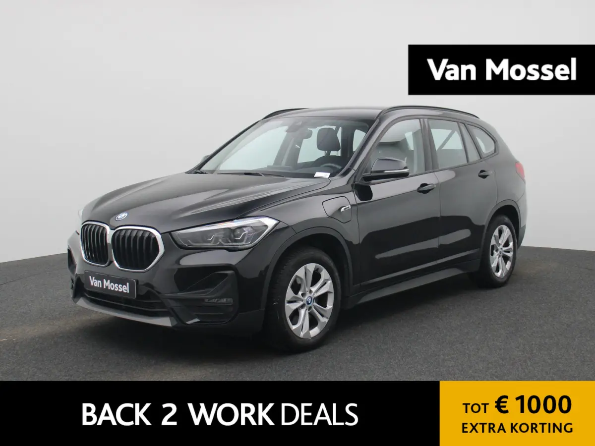 xDrive25e | ACC | Head-up Display | Keyless | Achteruitrijcamera | DAB |