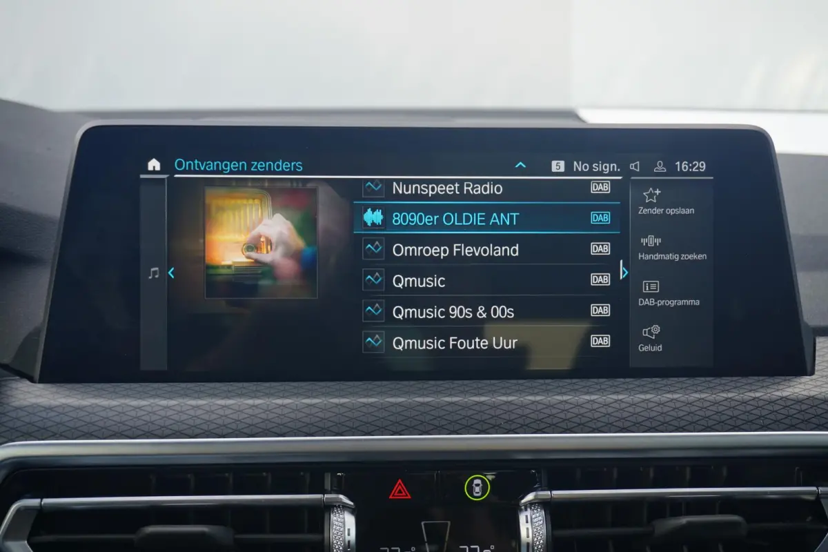 xDrive30e M Sport | Panoramadak | Head-up | Active Cruise Control | Comfort Access