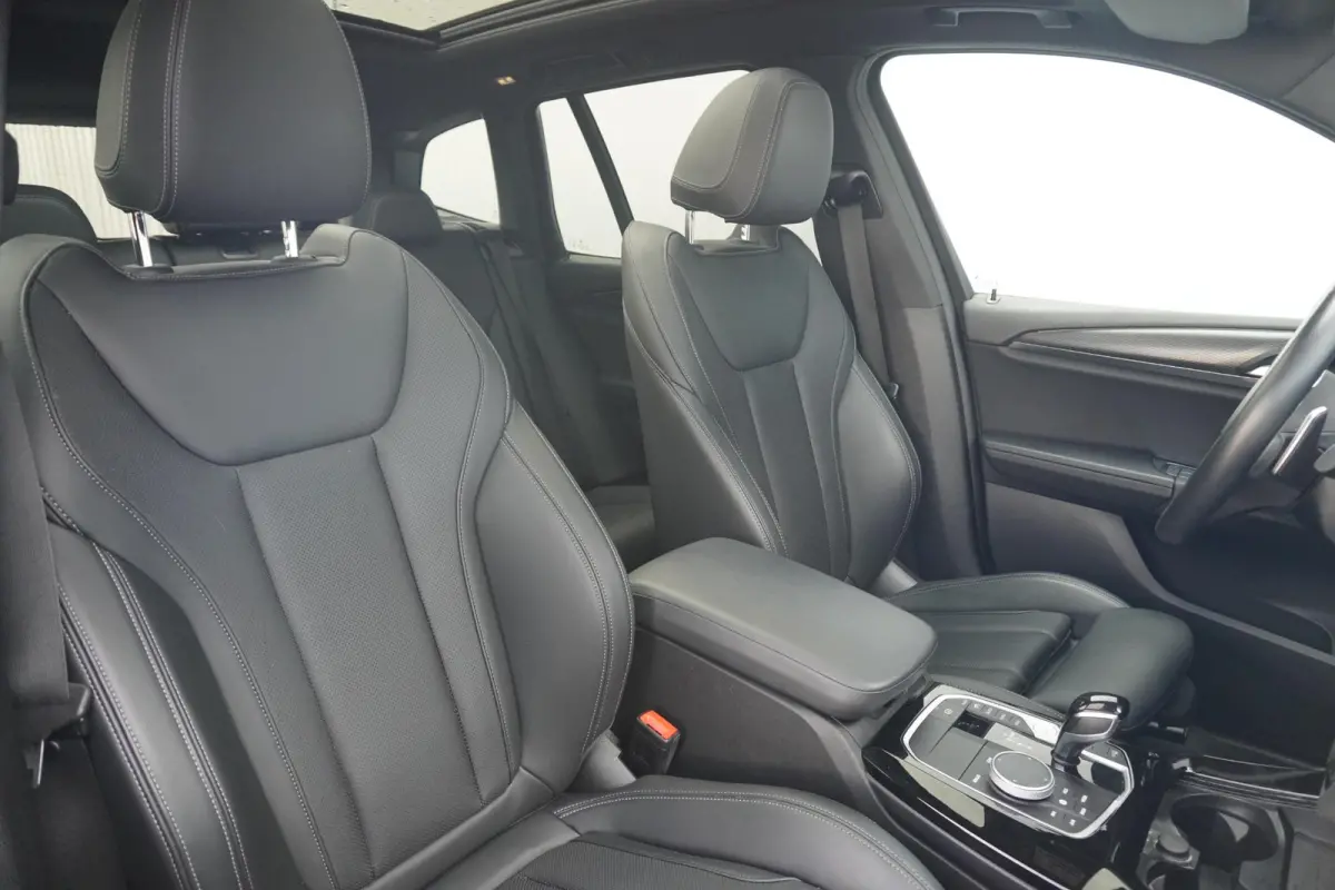 xDrive30e M Sport | Panoramadak | Head-up | Active Cruise Control | Comfort Access