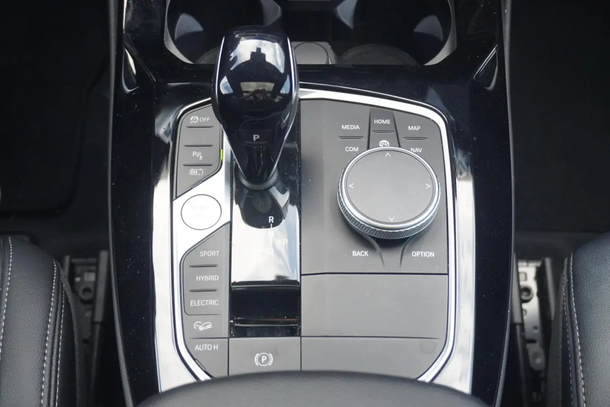 xDrive30e M Sport | Panoramadak | Head-up | Active Cruise Control | Comfort Access