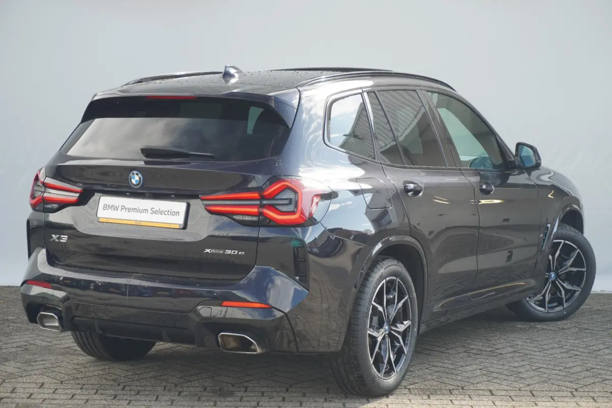 xDrive30e M Sport | Panoramadak | Head-up | Active Cruise Control | Comfort Access