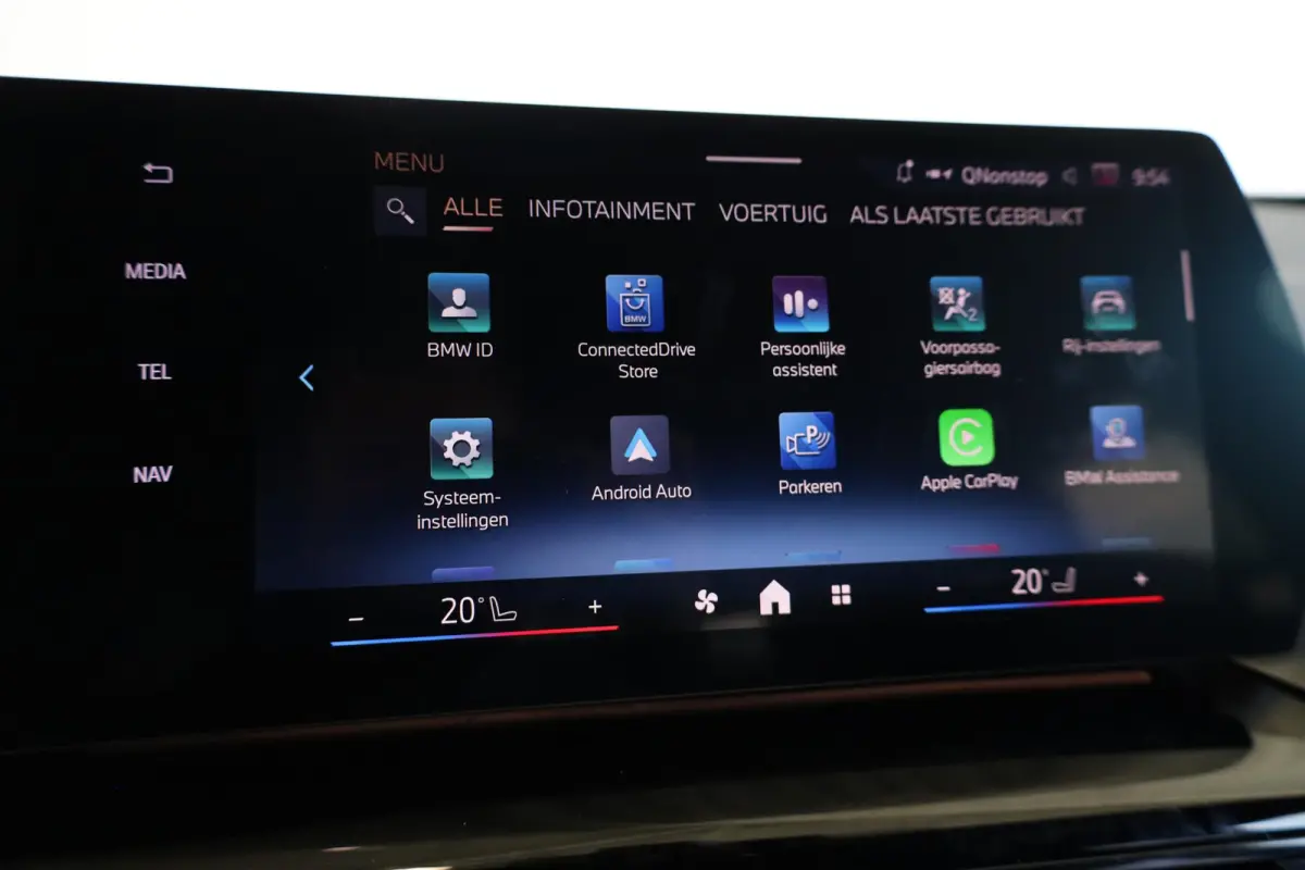 eDrive20 | M Sportpakket Pro | Driving Assistant Plus | SOH 100% | Head-Up Display | Stoelverwarming