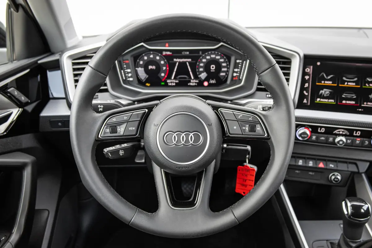 25 TFSI 95pk S-tronic Advanced edition | 18" LMV | Apple Carplay/ Android Auto | Parkeersensoren | Climate Control