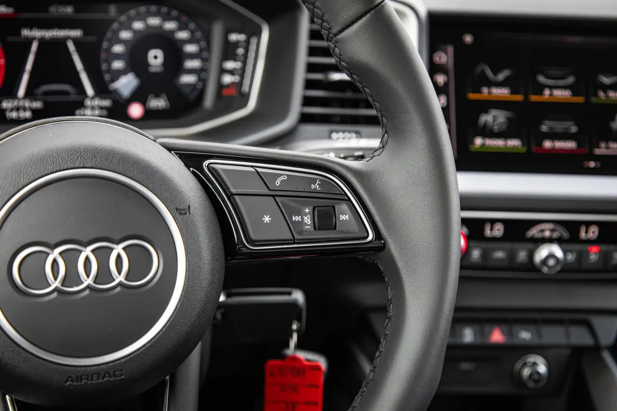 25 TFSI 95pk S-tronic Advanced edition | 18" LMV | Apple Carplay/ Android Auto | Parkeersensoren | Climate Control