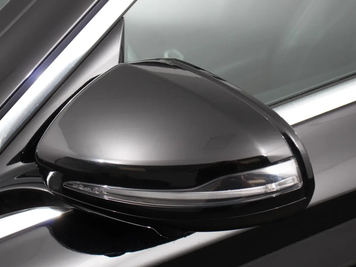300e Avantgarde Premium Plus PHEV Automaat Panorama dak Climate control Adaptieve cruise control Parkeersensoren Camera  Verwarmde voorstoelen Keyless Lcihtmetalen velgen Led Burmester