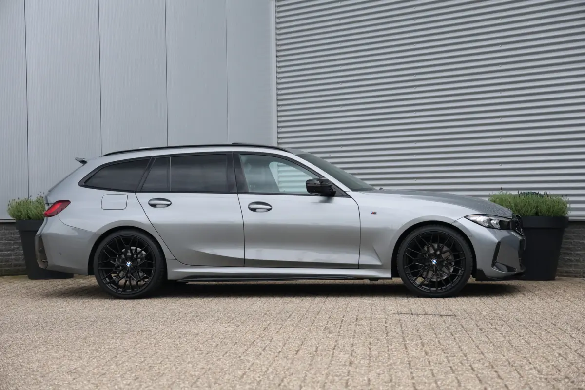 320i M-Sport Pano|Trekh|360Cam|HUD|ACC|Iconic
