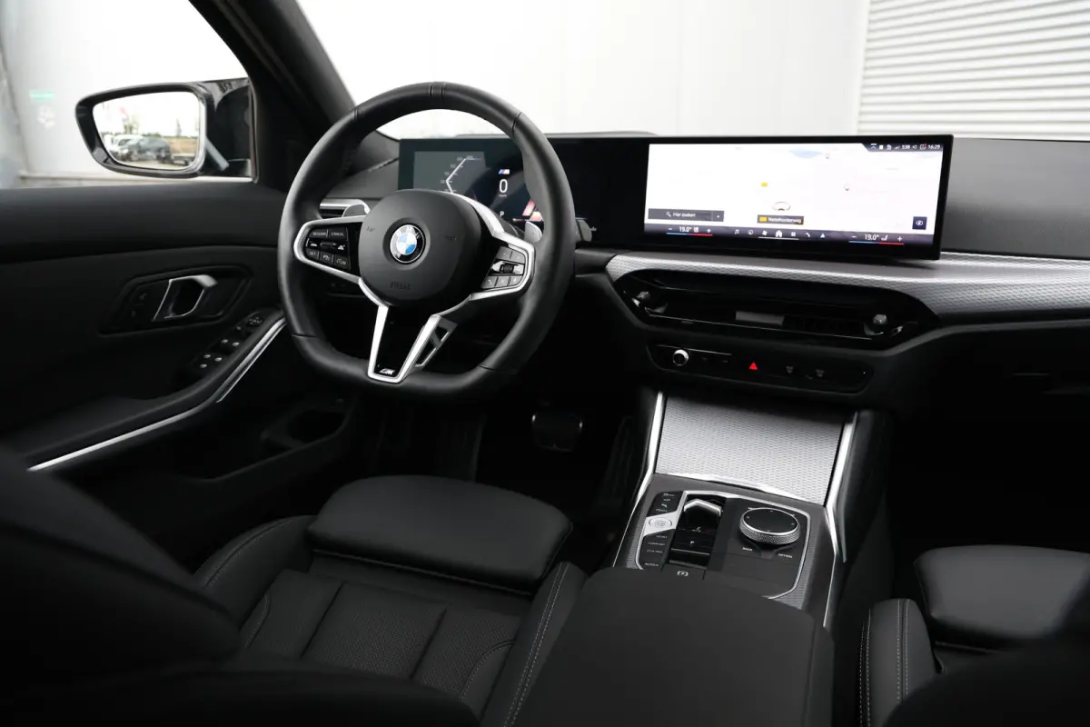 320i M-Sport Pano|Trekh|360Cam|HUD|ACC|Iconic