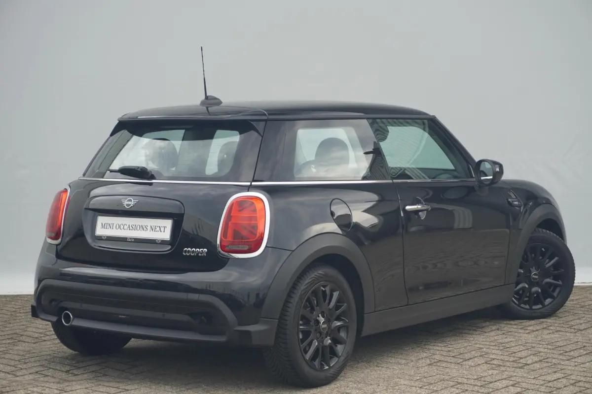 Cooper Camden Edition | Comfort Access | Driving Assistant | Verwarmde Voorstoelen | Parkeersensoren achter |
