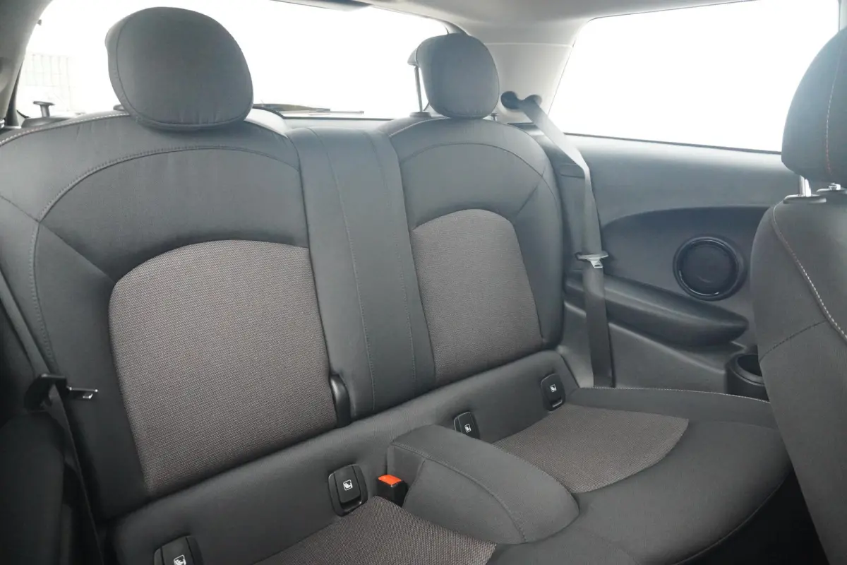 Cooper Camden Edition | Comfort Access | Driving Assistant | Verwarmde Voorstoelen | Parkeersensoren achter |