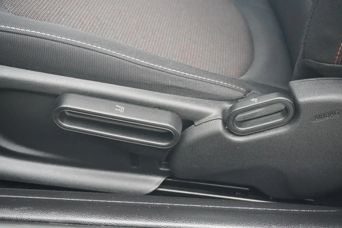 Cooper Camden Edition | Comfort Access | Driving Assistant | Verwarmde Voorstoelen | Parkeersensoren achter |