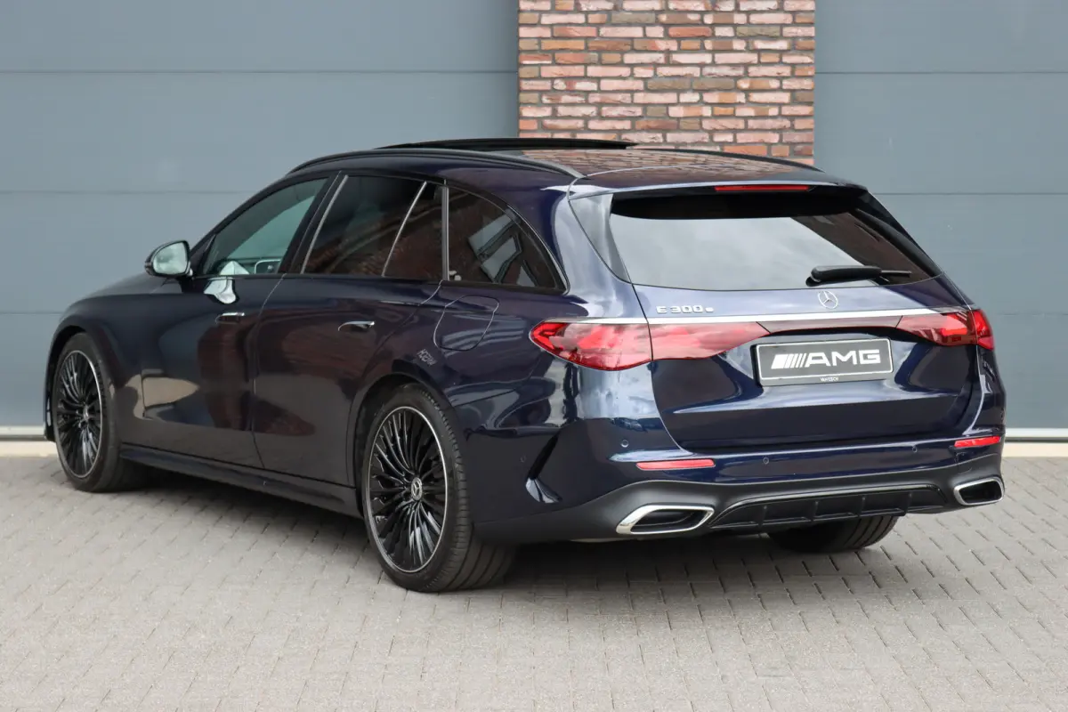 300 e AMG Line Premium | Hyperscreen | Distronic+ | Burmester | Trekhaak | Stoelventilatie | HUD | Digital Light | Leder | Keyless Go | Panoramadak |