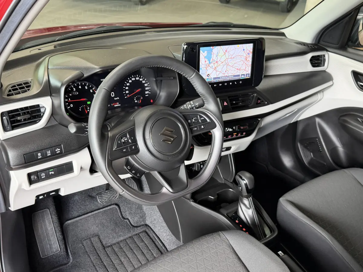 1.2 Style Smart Hybrid | Navi | 16" | ACC | Dodehoek | Camera | Carplay | Led |