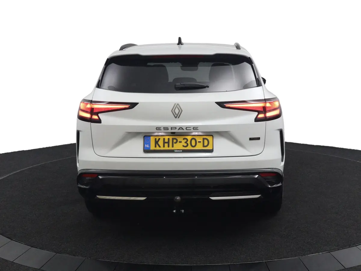 iconic full hybrid E-Tech 200 - 5 zitplaatsen | Trekhaak | Panoramadak | Harman Kardon |