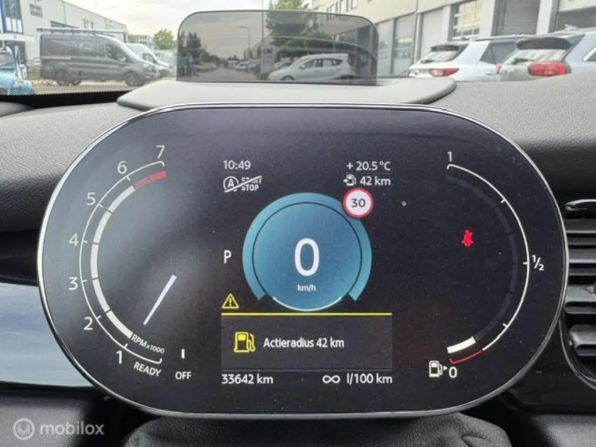 1.5 Resolute Edition Automaat . Navigatie , Camera achter , Lederbekleding Stoel+Stuur verwarming , sport stoellen , Pakeer hulp rondom