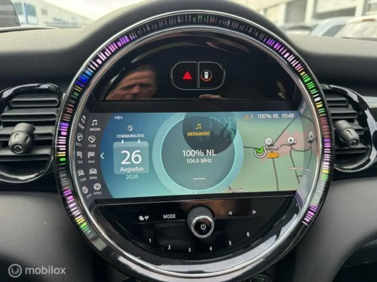 1.5 Resolute Edition Automaat . Navigatie , Camera achter , Lederbekleding Stoel+Stuur verwarming , sport stoellen , Pakeer hulp rondom