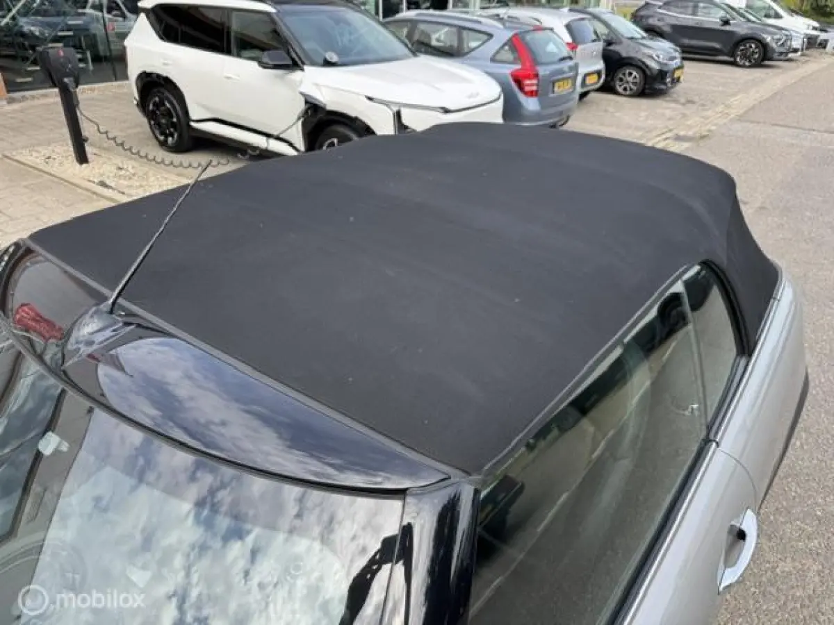 1.5 Resolute Edition Automaat . Navigatie , Camera achter , Lederbekleding Stoel+Stuur verwarming , sport stoellen , Pakeer hulp rondom