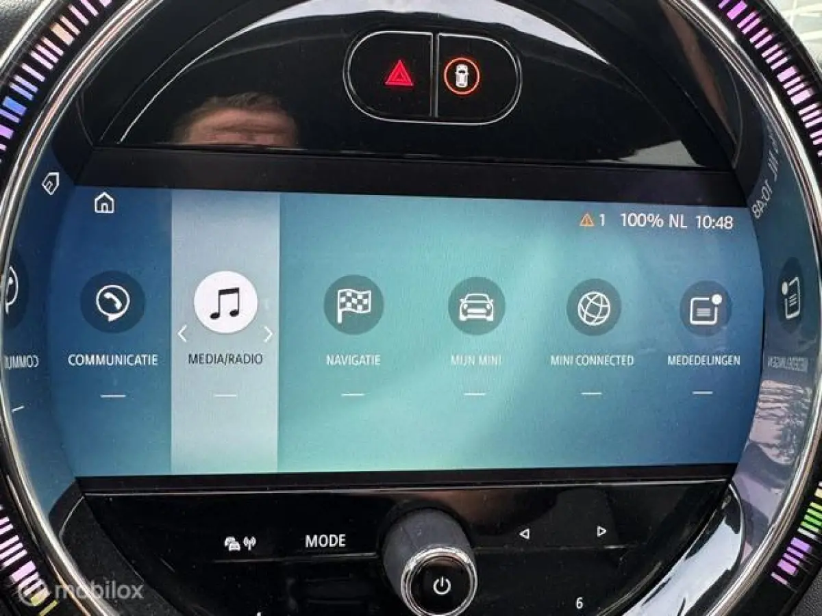 1.5 Resolute Edition Automaat . Navigatie , Camera achter , Lederbekleding Stoel+Stuur verwarming , sport stoellen , Pakeer hulp rondom