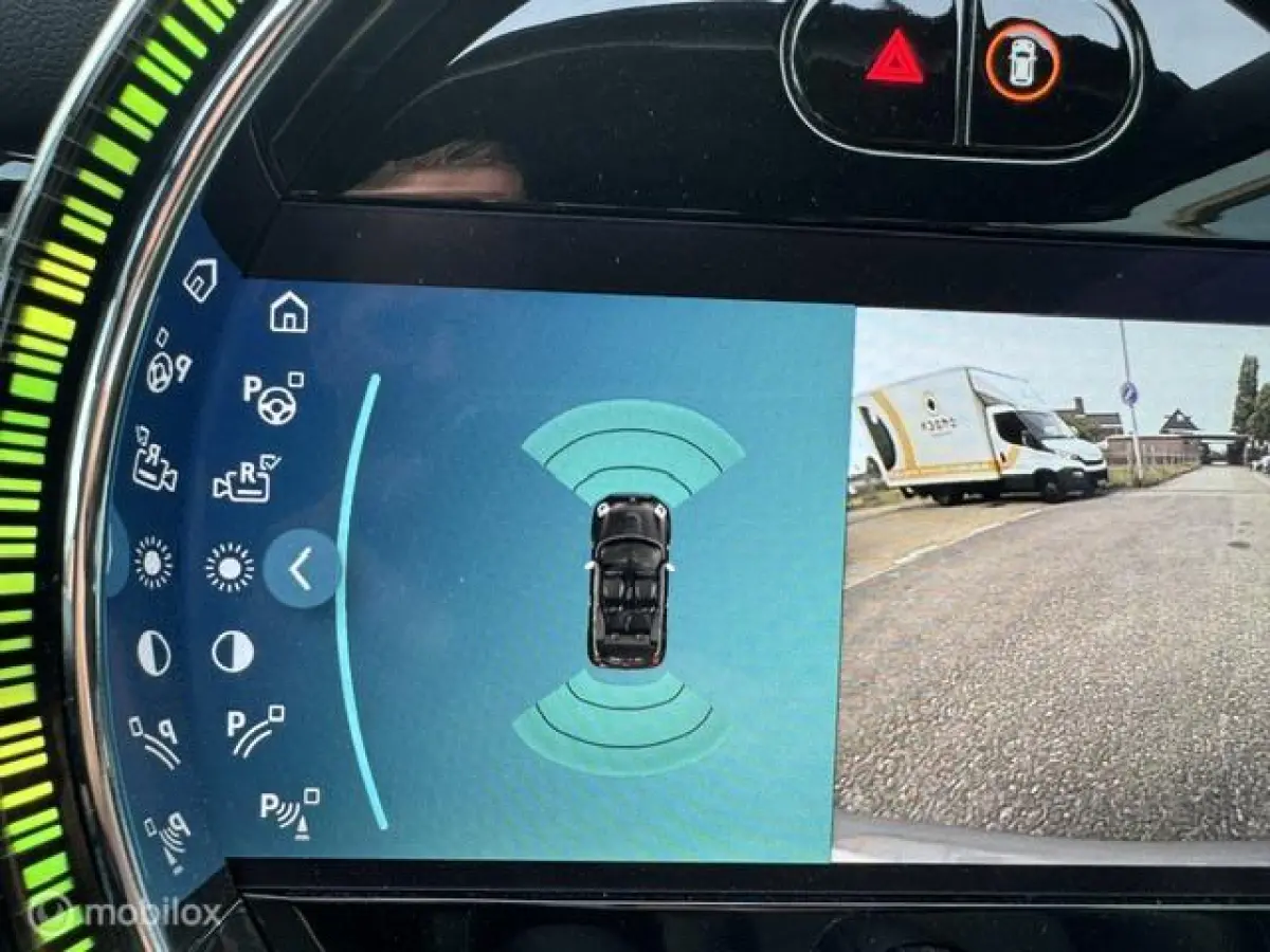 1.5 Resolute Edition Automaat . Navigatie , Camera achter , Lederbekleding Stoel+Stuur verwarming , sport stoellen , Pakeer hulp rondom