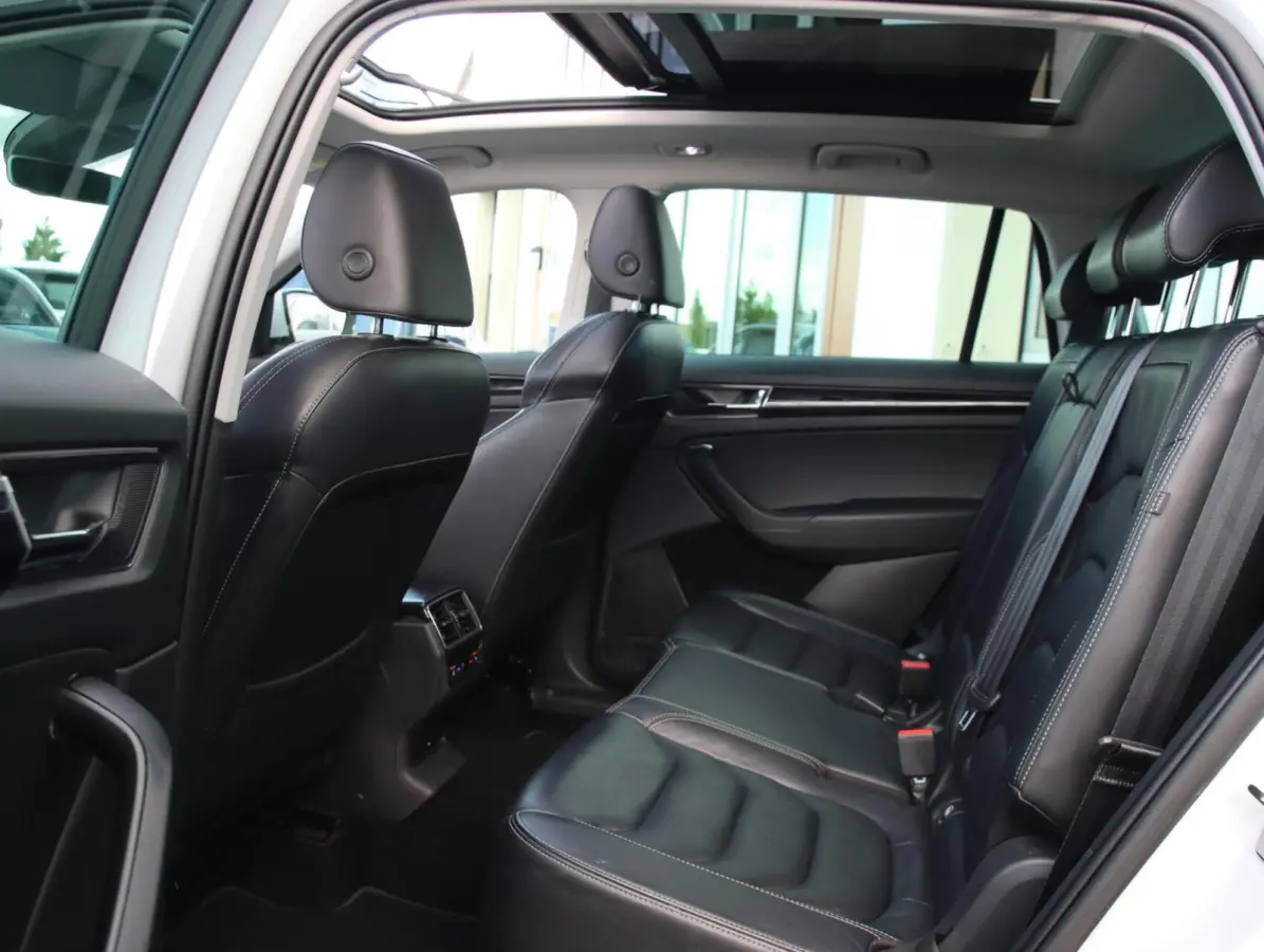 1.4 TSI 150PK Style Business 7persoons | Panoramadak |