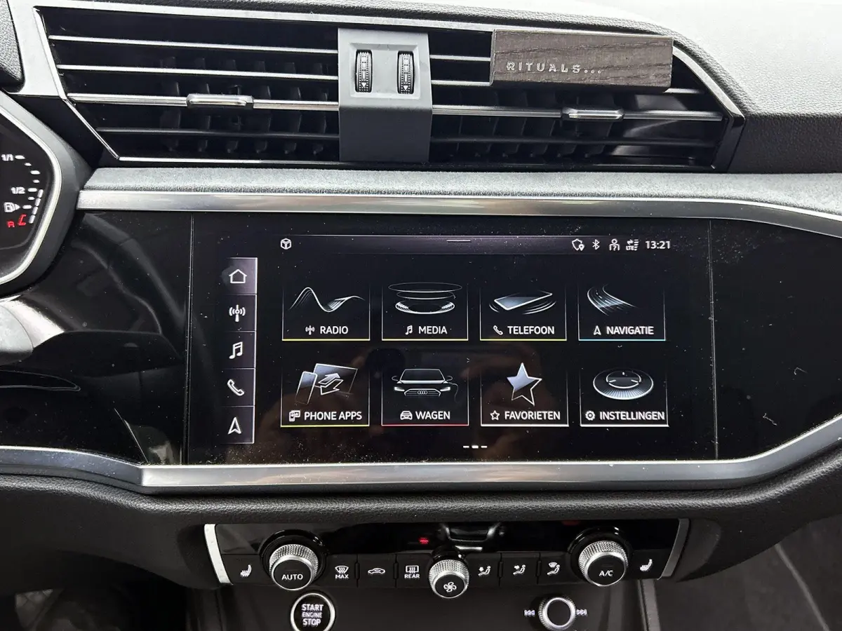 45 TFSI e Edition | APPLE CARPLAY - ANDROID AUTO | LANE ASSIST | KEYLESS | ELEKTRISCH BEDIENBARE ACHTERKLEP | ADAPTIEVE CRUISE CONTROL | STOELVERWARMING | CLIMATE CONTROL | PARKEERSENSOREN V