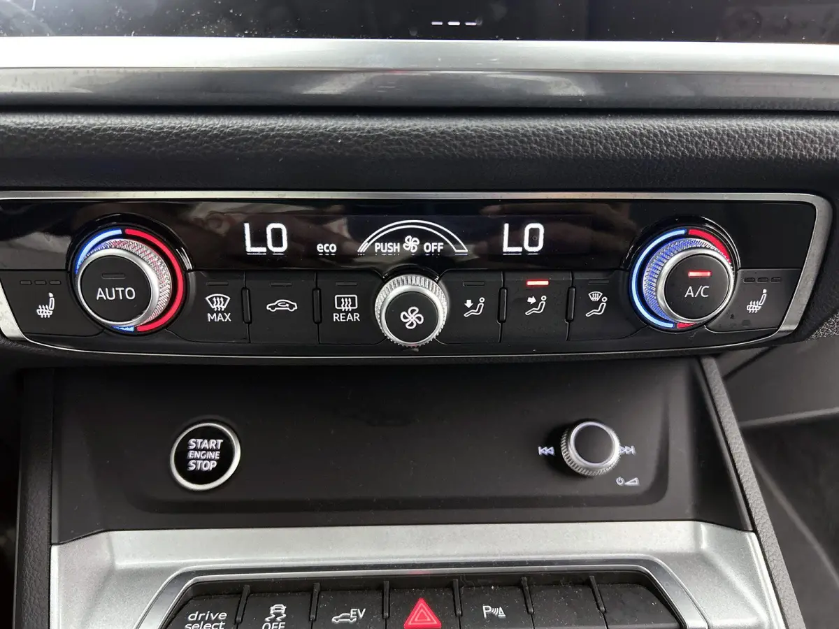 45 TFSI e Edition | APPLE CARPLAY - ANDROID AUTO | LANE ASSIST | KEYLESS | ELEKTRISCH BEDIENBARE ACHTERKLEP | ADAPTIEVE CRUISE CONTROL | STOELVERWARMING | CLIMATE CONTROL | PARKEERSENSOREN V