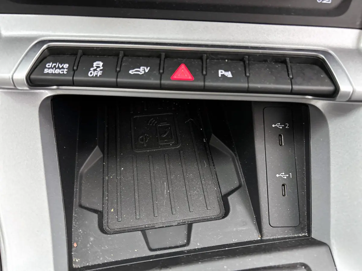 45 TFSI e Edition | APPLE CARPLAY - ANDROID AUTO | LANE ASSIST | KEYLESS | ELEKTRISCH BEDIENBARE ACHTERKLEP | ADAPTIEVE CRUISE CONTROL | STOELVERWARMING | CLIMATE CONTROL | PARKEERSENSOREN V