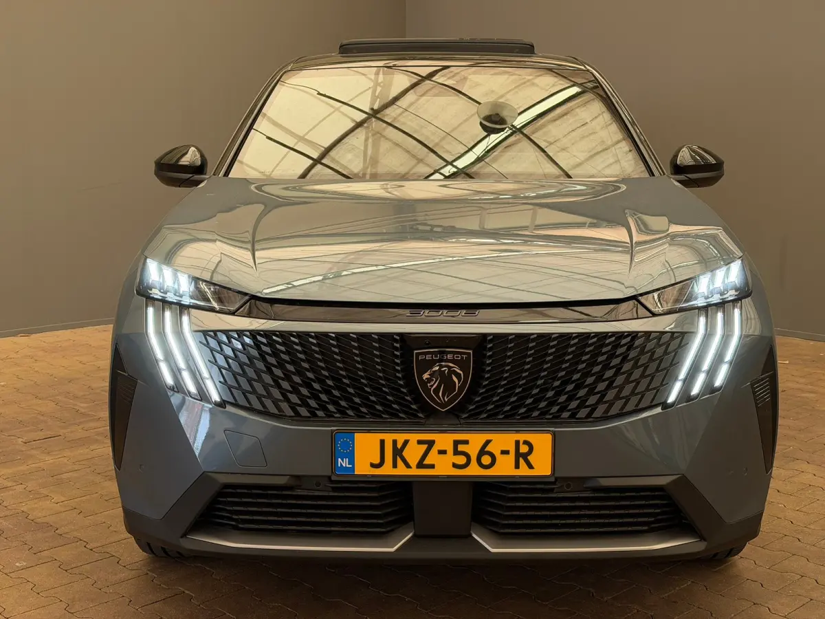GT | Advanced Active Safety Brake met camera en radar (Pack Safety Plus) | Climate Control | Elektrische parkeerrem