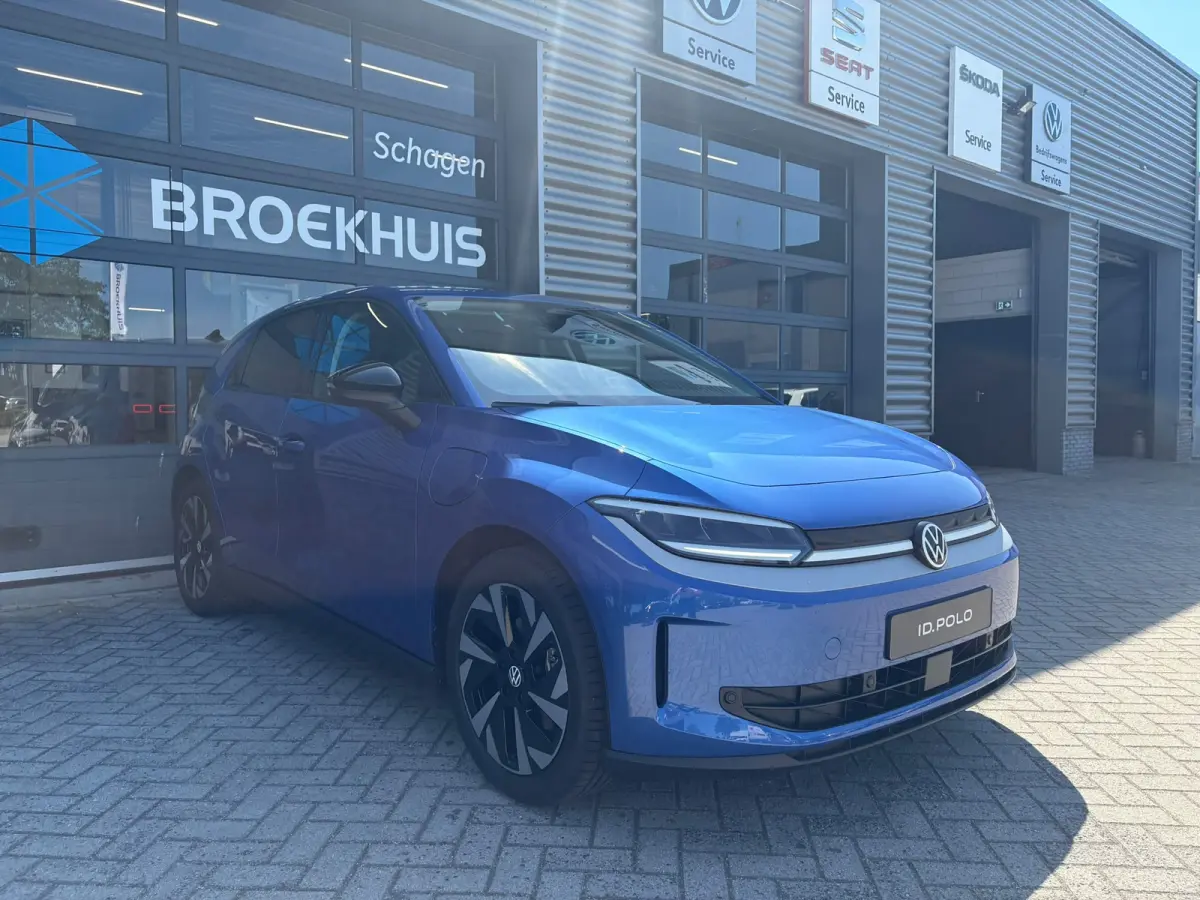 Life First Edition | Airconditioning automatisch, 2-zone (Climatronic) | Automatische afstandsregeling (Adaptive Cruise Control) | Koplampverlichting LED