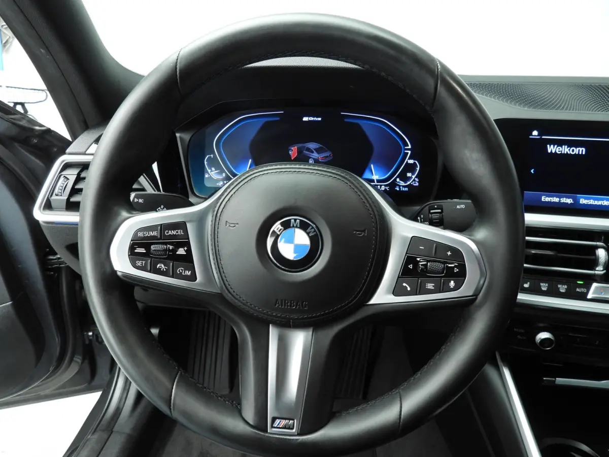 320e | Laserlicht | Leder | Navigatie | Active cruise | Trekhaak | Sportstoelen | Stoelverwarming | DAB | Hifi speakers | Alu 18 inch