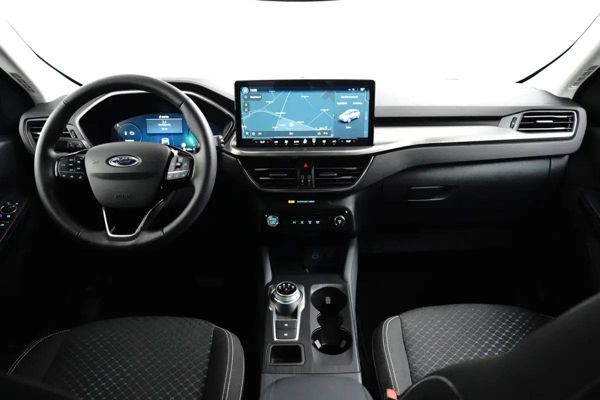 Titanium | Trekhaak | Camera | 2100KG Trekgewicht | Climate Control | | Achteruitrijcamera | Airco (automatisch) | Apple Carplay/Android Auto|telefoonintegratie premium